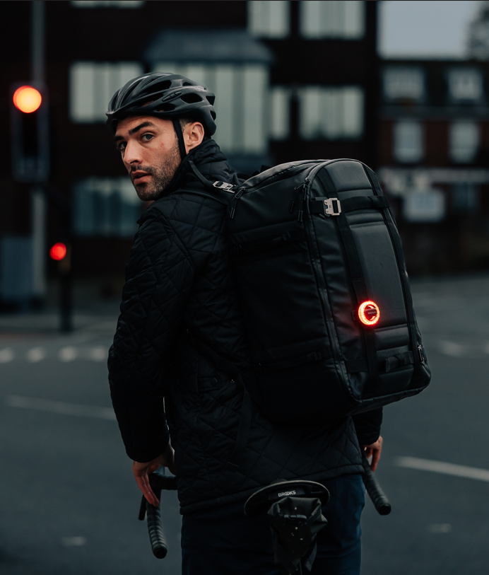 Man carrying the Scout O