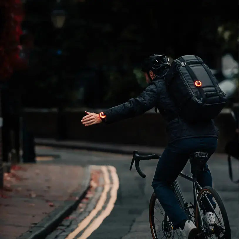 BlinkO: the Ultimate Wearable Outdoor Safety Light SCOUTLITE USA INC